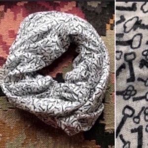 Key Print Black & White Infinity Scarf